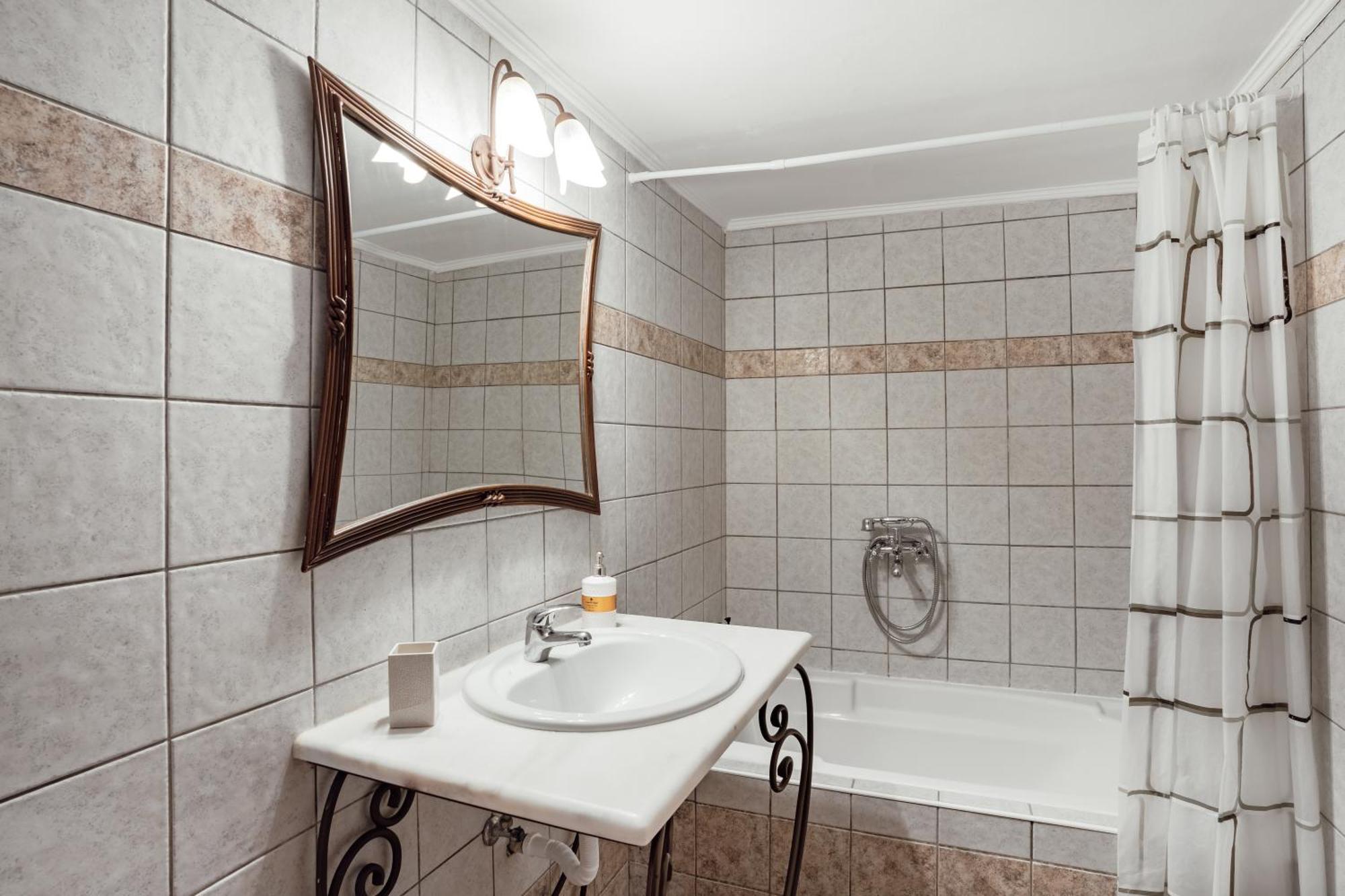 Dm Elegant And Charming Villa Foinikia  Exterior photo