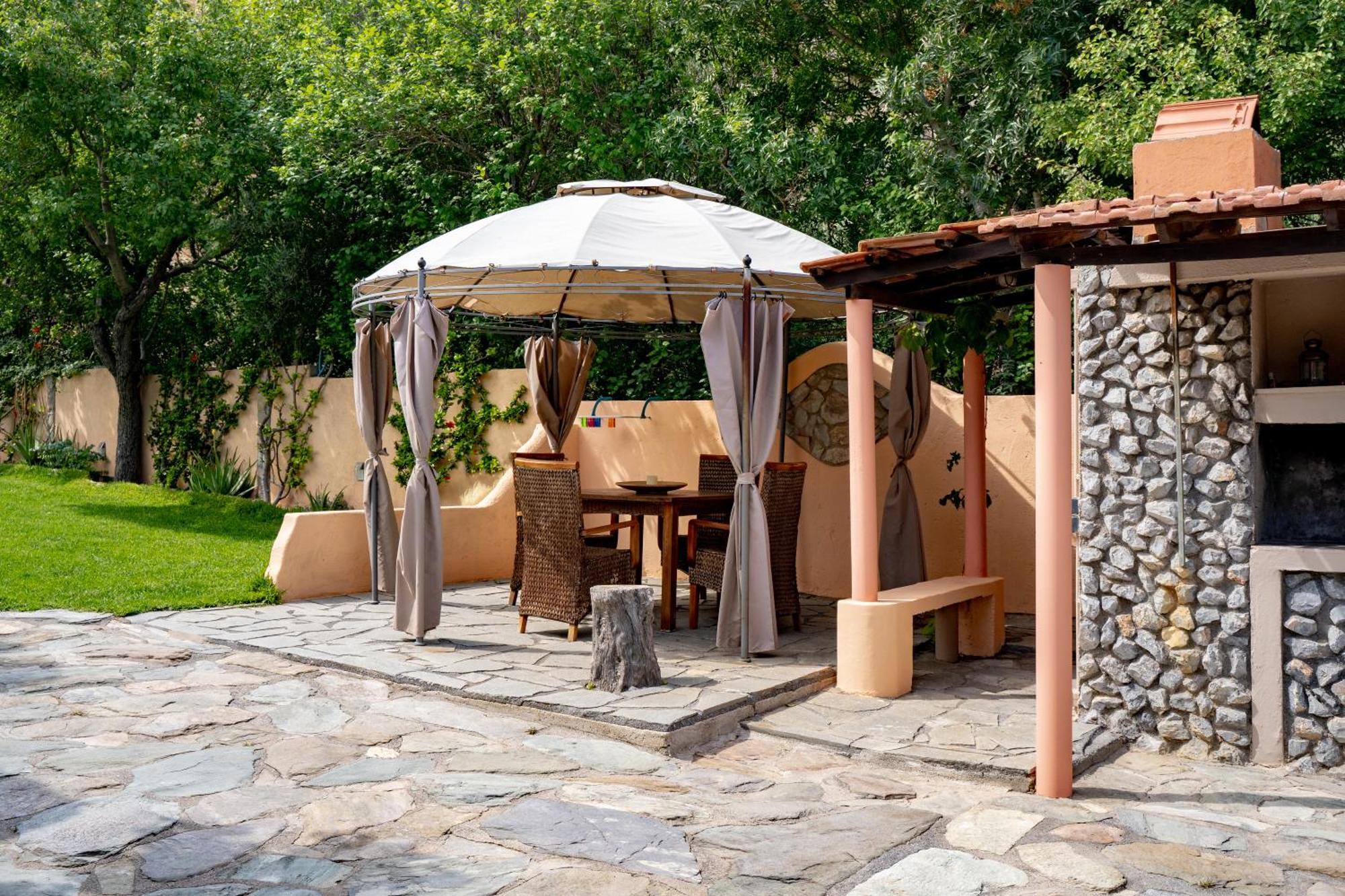 Dm Elegant And Charming Villa Foinikia  Exterior photo